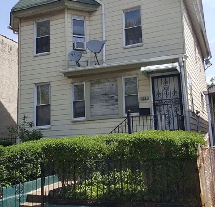 1st image of 325 E 28th St