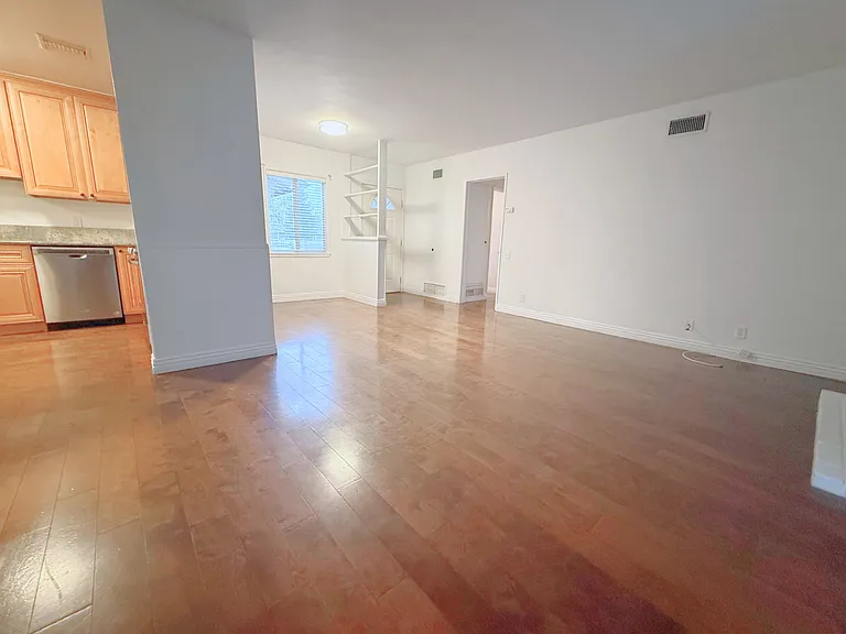 8366 Tampa Ave — Photo 4