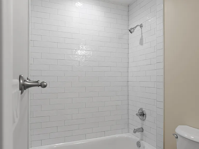 1562 Lincoln Ave — Photo 7