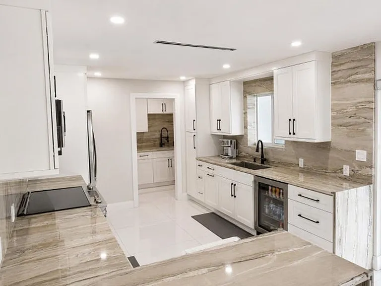 1316 SE 3rd Ave — Photo 2