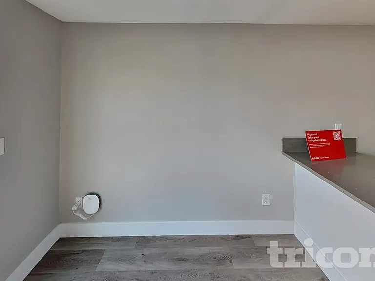 8617 NE 25th Cir — Photo 5