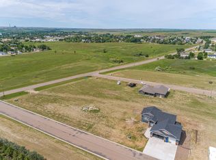 1701 Blackstone Loop E, Beulah, ND 58523
