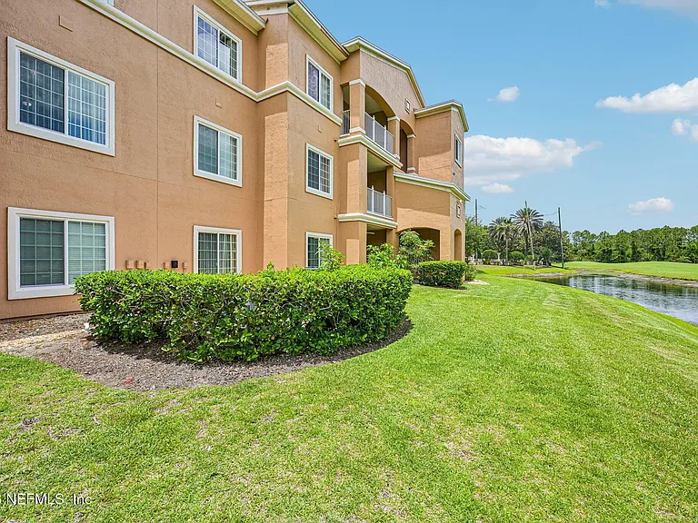 510 Florida Club Blvd #101 — Photo 36