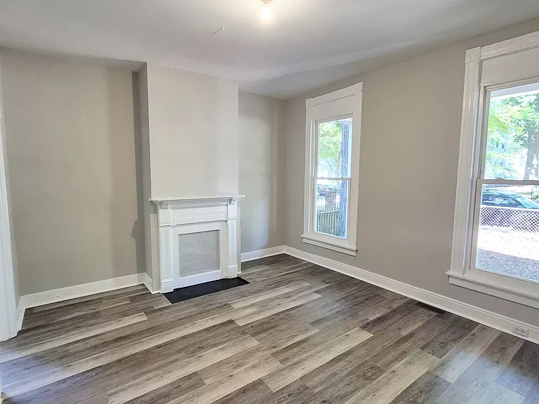 3209 3rd Ave #A — Photo 5