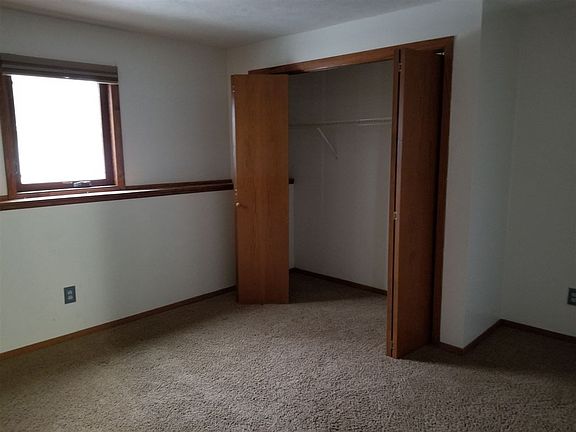 2nd image of 3869 Lookout Dr