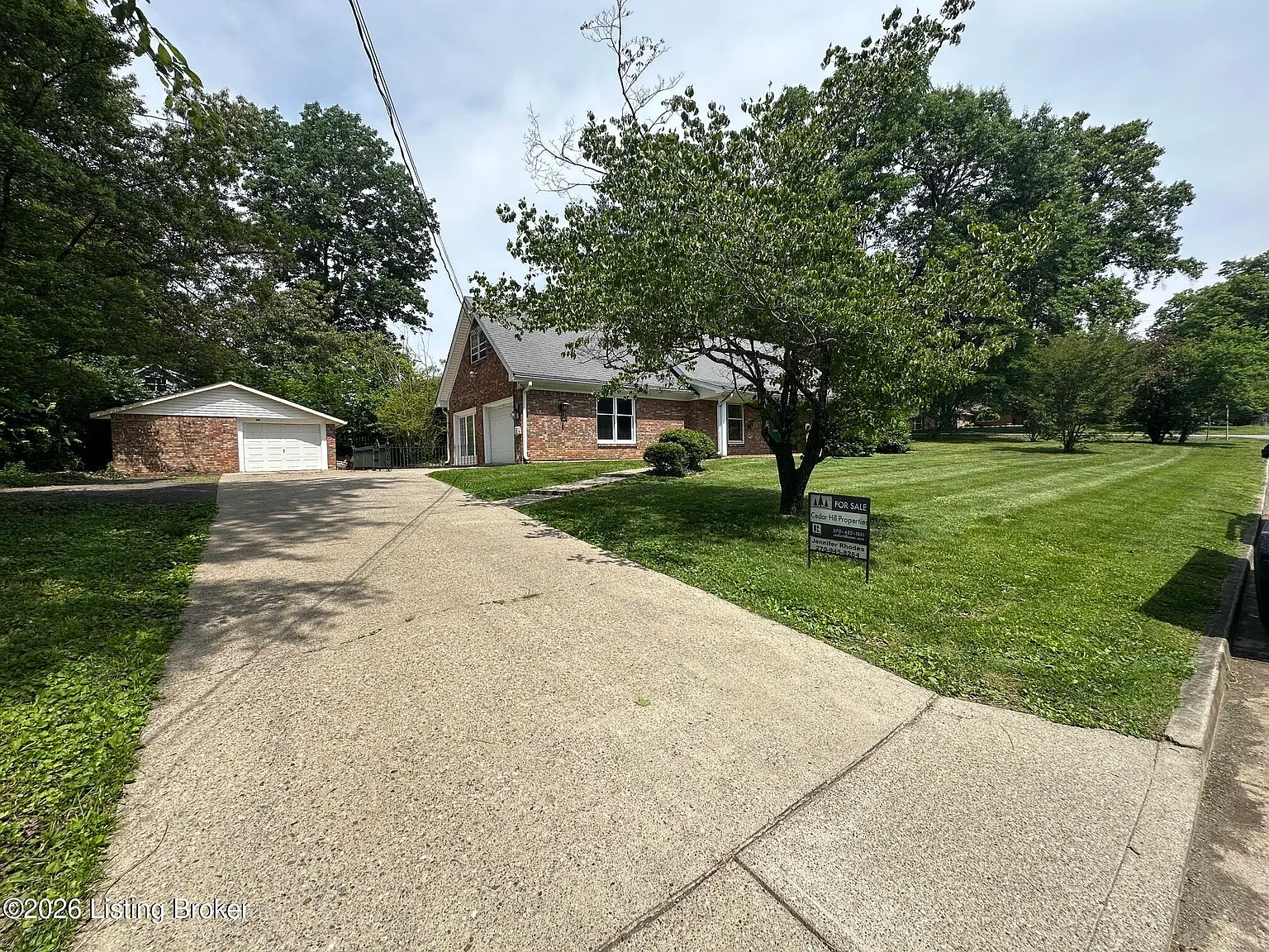 4 bed, 2.5 bath, 2298 sqft, $2,600 — Photo 2