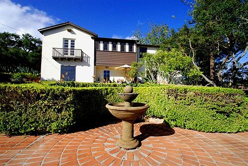 A CLASSIC RIVIERA HOME