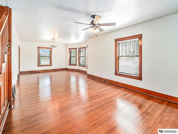 4th image of 350 Van Buren St