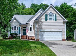 909 Cedar Downs Dr, Raleigh, NC 27607