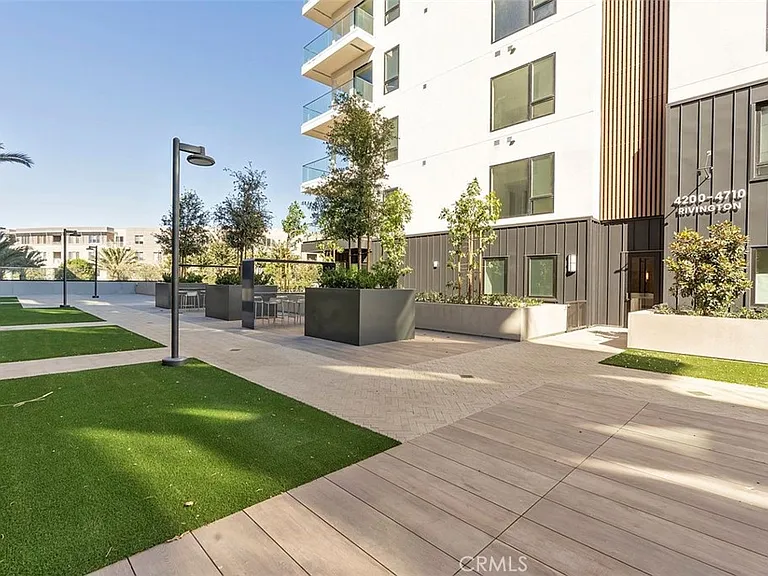 4407 Rivington — Photo 27