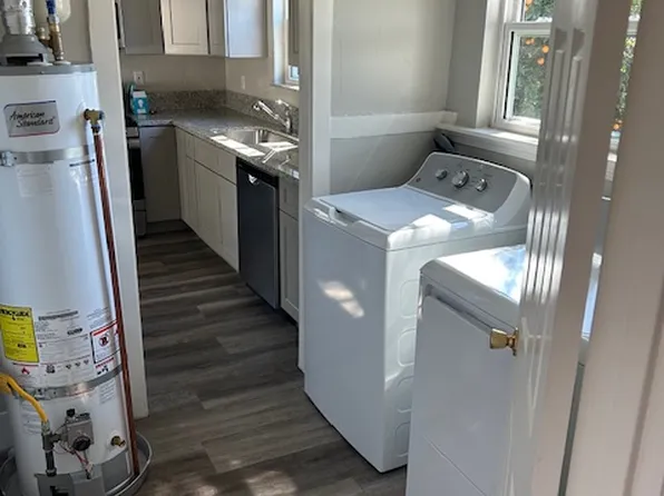 1713 1/2 V St, Sacramento, CA 95817