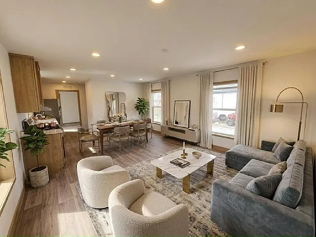 3 bed, 2.0 bath, 1056 sqft, $3,100 — Photo 2