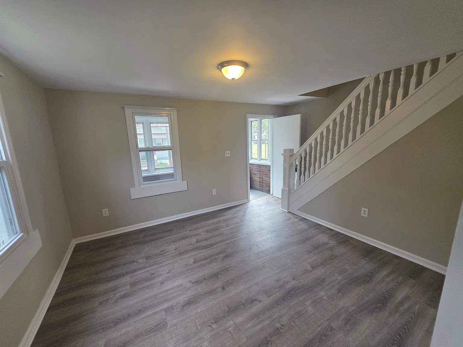 3 bed, 1177 sqft, $1,600 — Photo 3