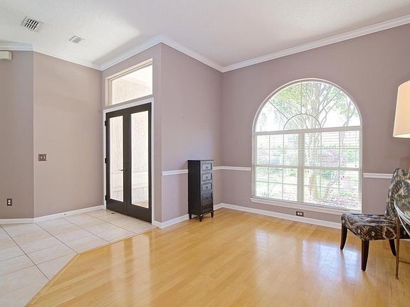 Living Room to Foyer DSC_1263