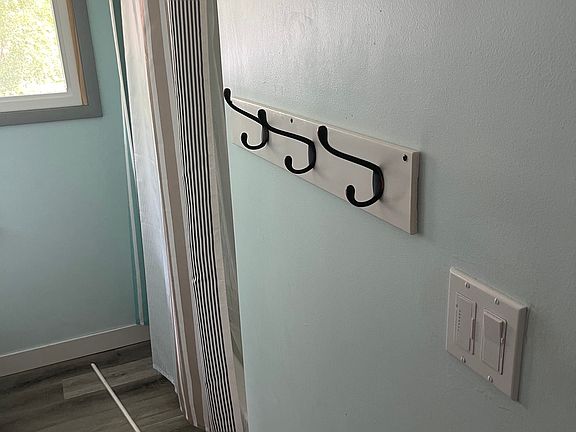 5th image of 802 Sherry St #1