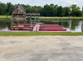 8 Hillside Ct, Huntsville, TX 77340