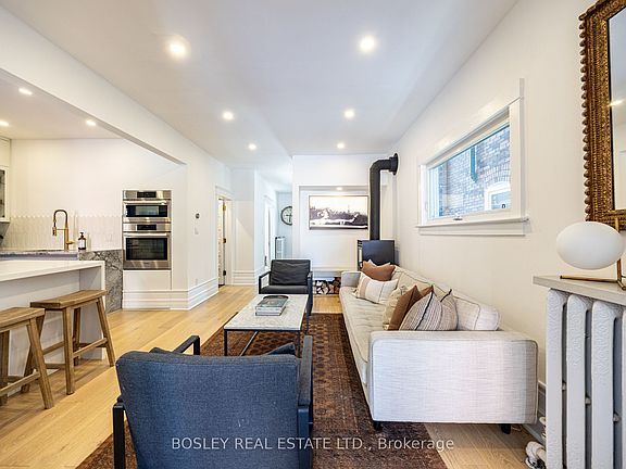 4th image of 110 Grenadier Rd