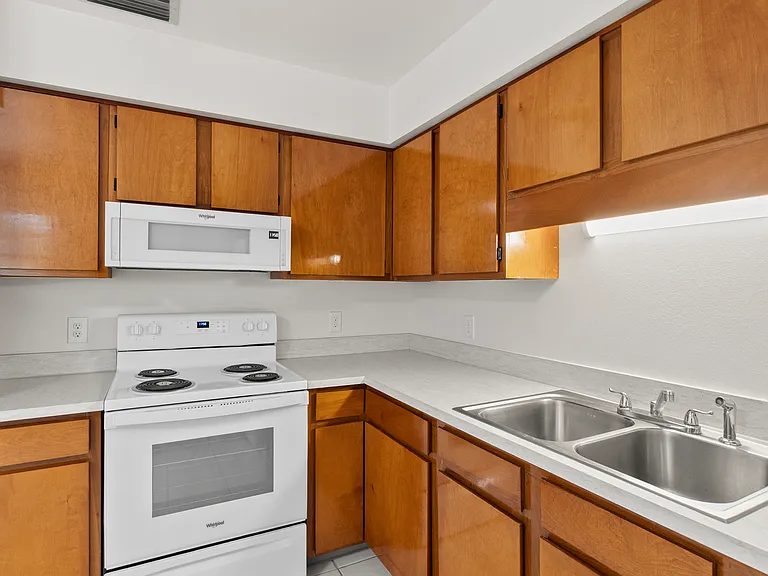 Briarwood Apartments — Photo 17