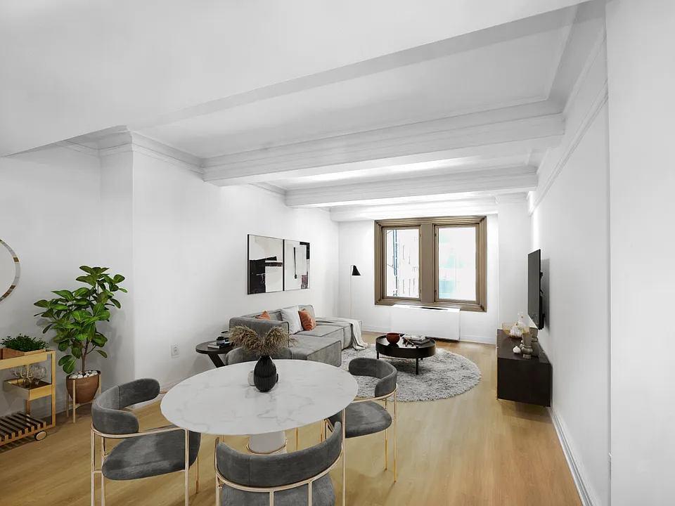 101 W 55th St #801