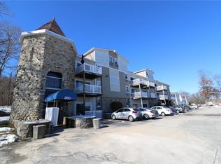 260 George Waterman Rd APT 207, Johnston, RI 02919