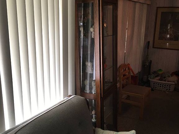 4th image of 53 Hyacinth St