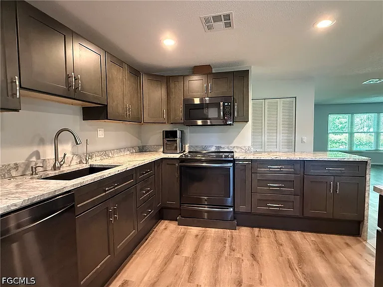 3510 SE 2nd Ave — Photo 20