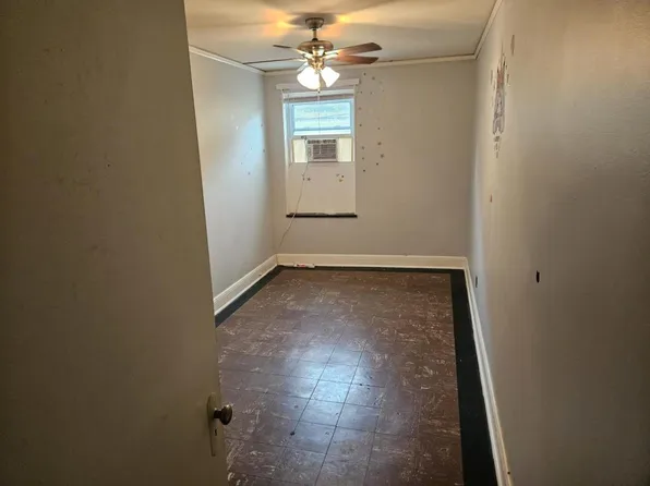168 4th Ave APT H, Montgomery, WV 25136