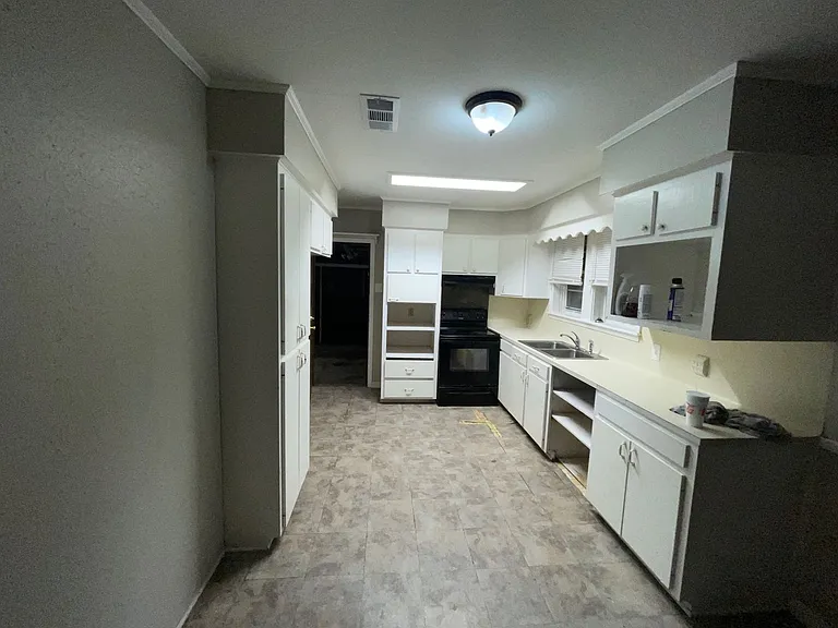 4236 Delaware St — Photo 15