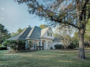 300 Feather Gln, Ridgeland, MS 39157