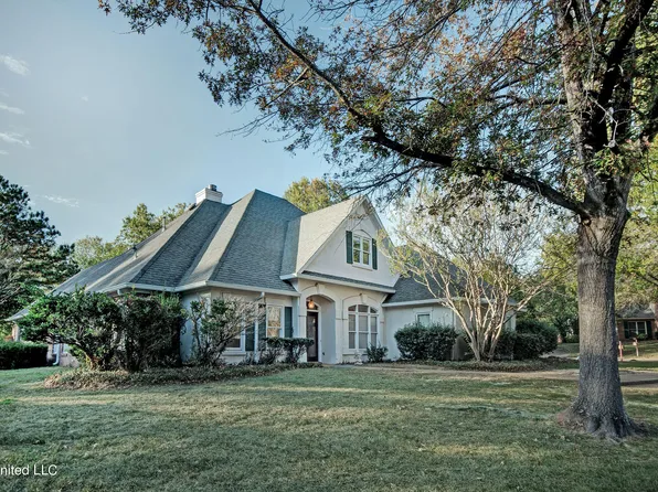 300 Feather Gln, Ridgeland, MS 39157