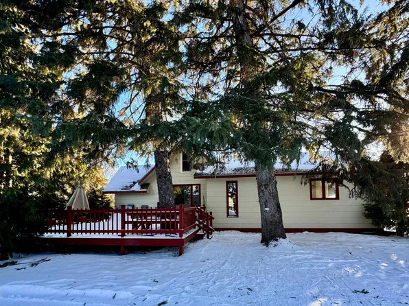 409 Main Ave N, Roseau, MN 56751