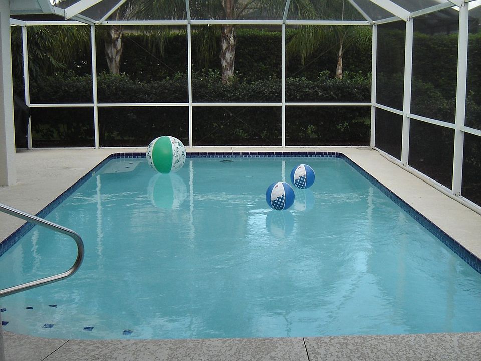 Huge Pool and Lanai