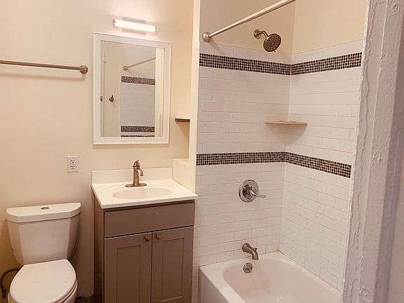5th image of 251 Beacon Ave APT 1