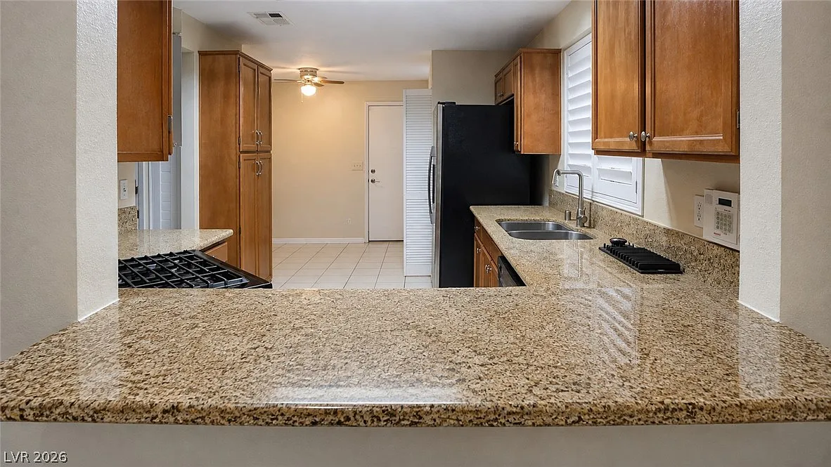 2 bed, 2.0 bath, 1135 sqft, $2,075 — Photo 4