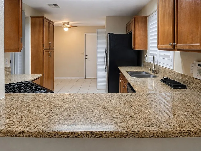 44 Fantasia Ln — Photo 4