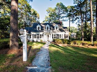 221 Woodcrest Rd, Fayetteville, NC 28305