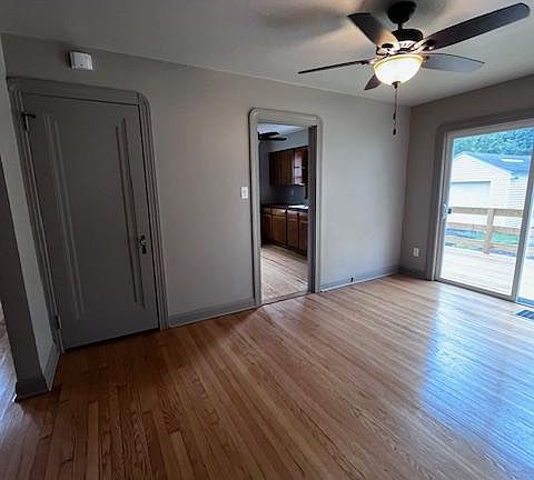 5th image of 180 Argyle Ave