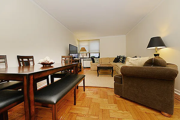 Rented by Cooper & Cooper Real Estate | media 21