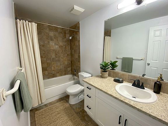 5th image of 430 Adelaide St N #12477