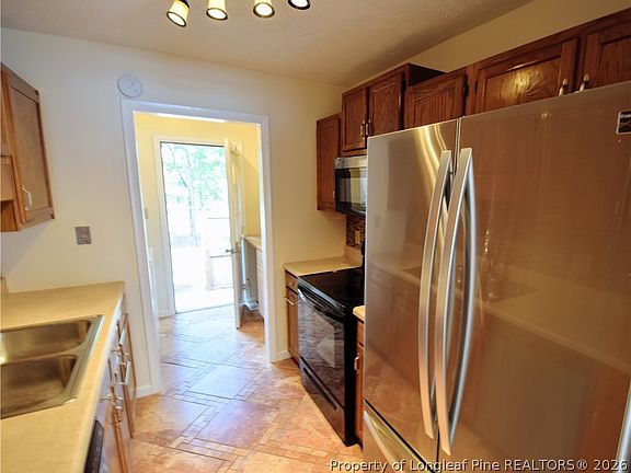 4th image of 206 Villa Dr