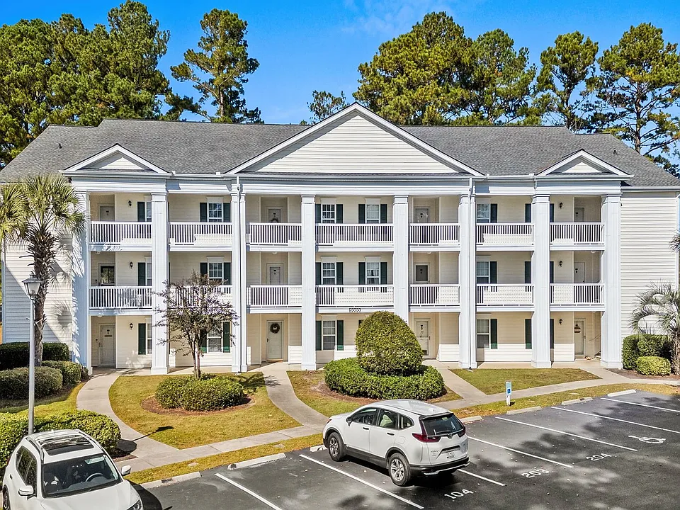 5000 Windsor Green Way #302