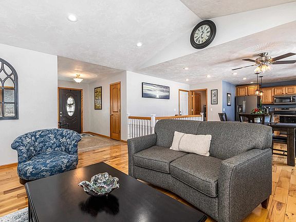 5th image of 368 Lezlie Dr