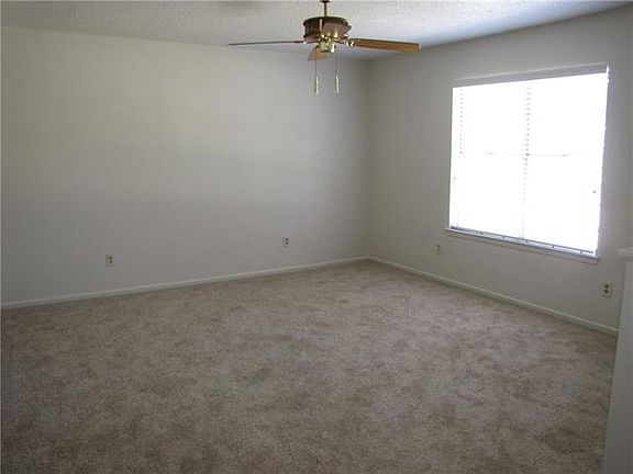 2nd image of 6924 Trimble Dr