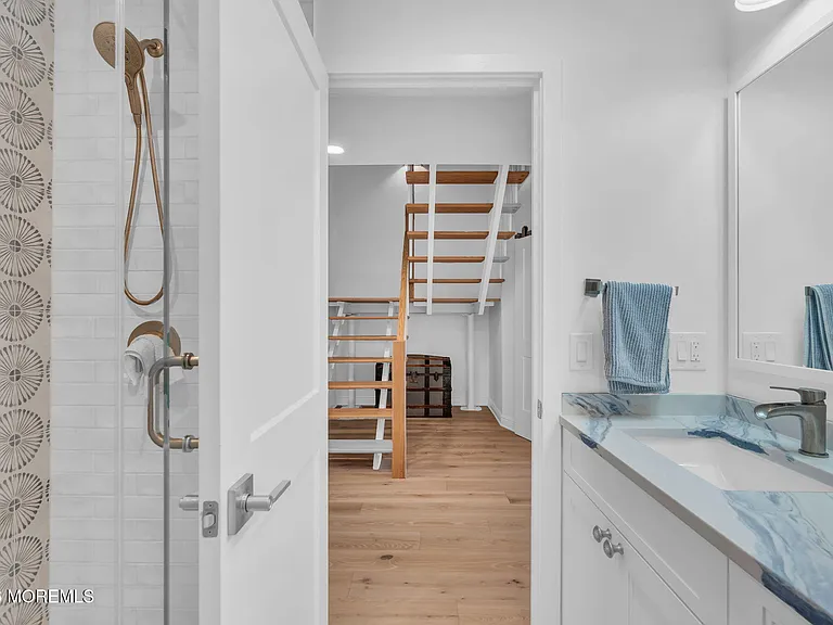 118 Ashley Ave — Photo 15