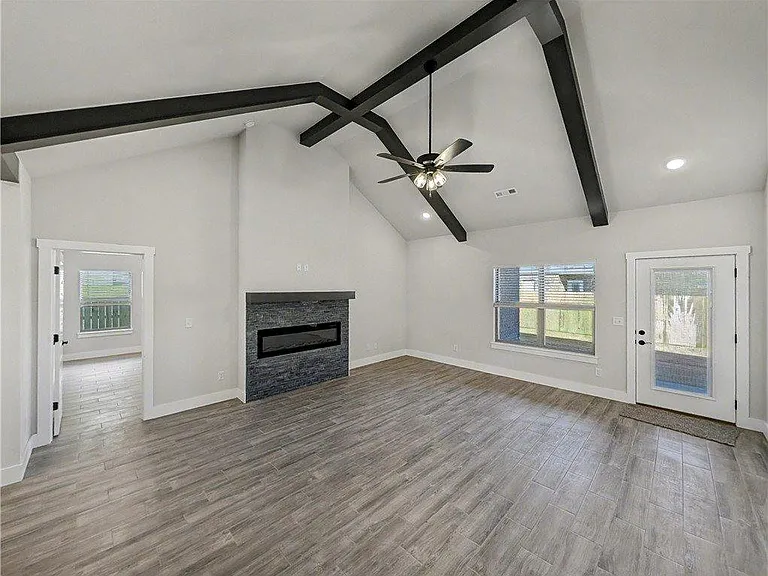 6906 Basswood Ave — Photo 2