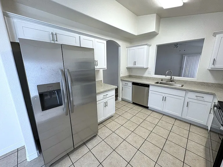 12710 W Ash St — Photo 4