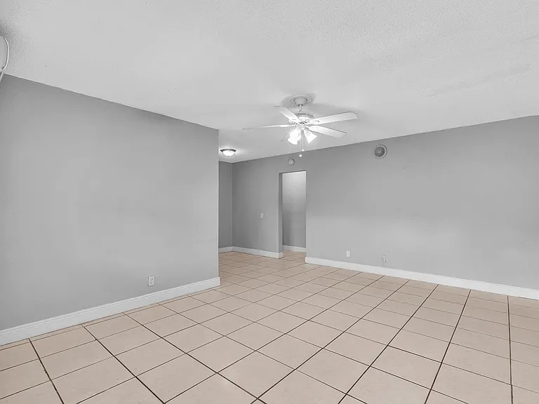 626 SW 14th Ave #212 — Photo 17