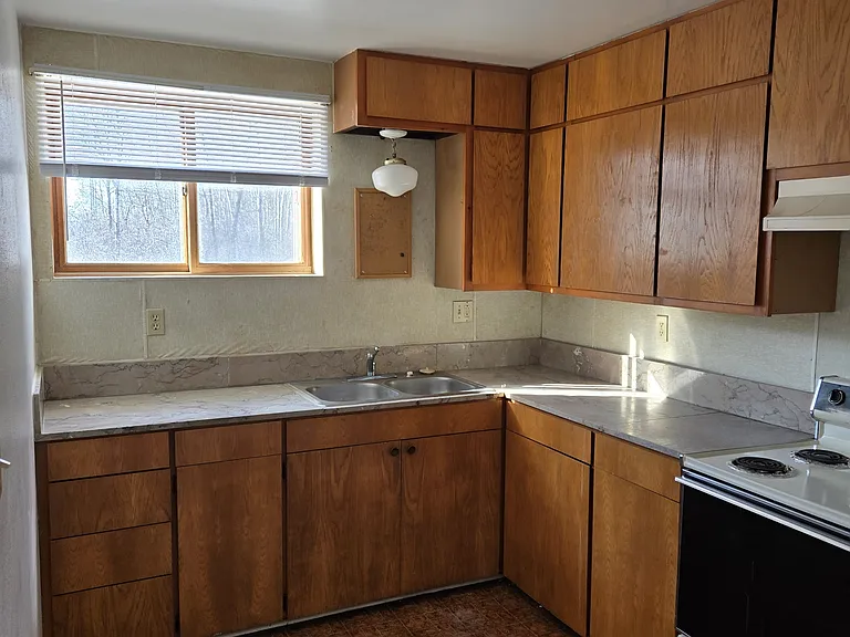 1207 E Union Ave — Photo 5