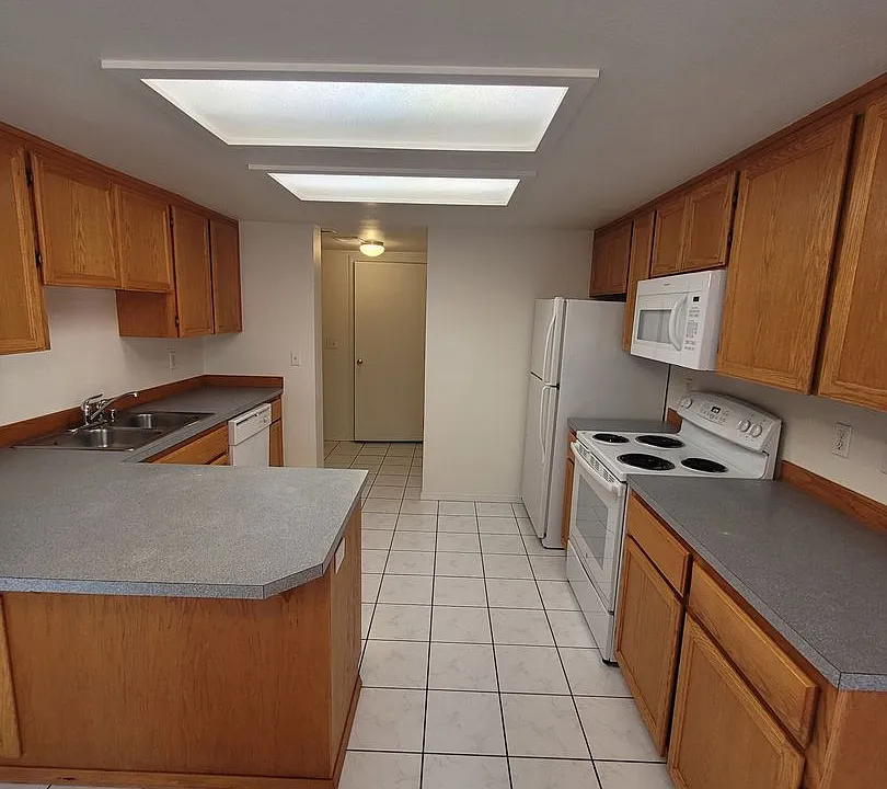 12107 209th Ave E