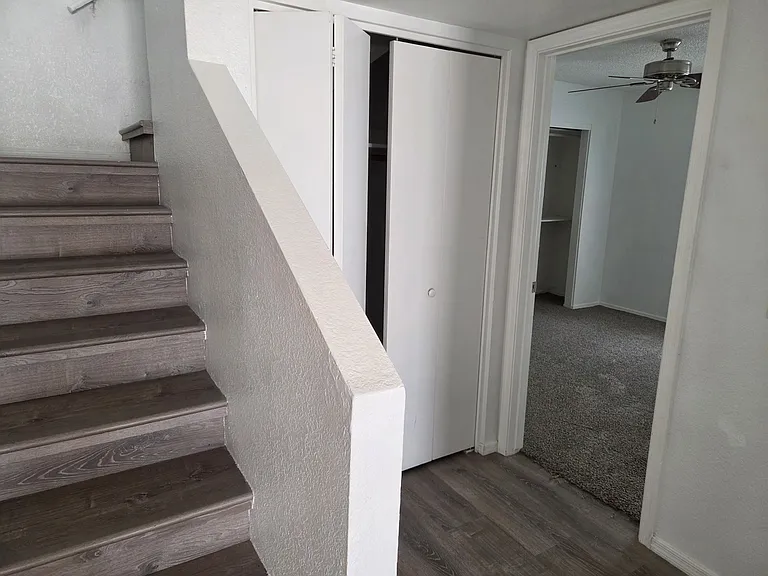 8728 W John Cabot Rd — Photo 12